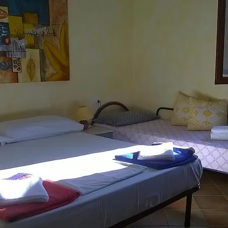 Casa Mare Teresa 招待所 蒙特佩特罗素